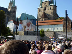 Naumburger pilgerten zum Heiligen Vater nach Erfurt (Foro: Karl-Franz Thiede)